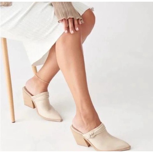 NEW Dolce Vita Sita Mules Sand Nubuck Off White Size 7.5 - Picture 2 of 13